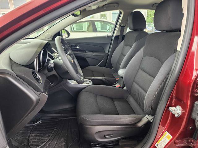 Used 2016 Chevrolet Cruze LT FWD image 11