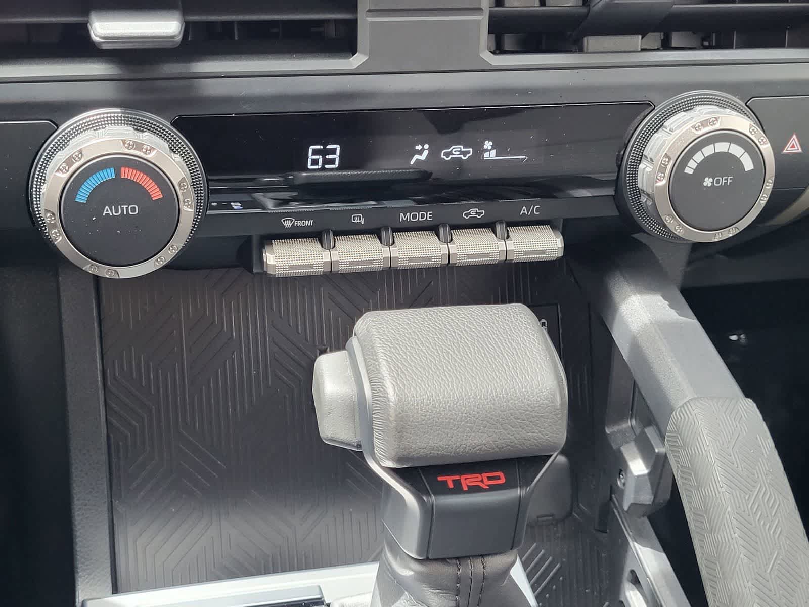 Used 2025 Toyota Tacoma TRD Off-Road AWD/4WD image 19