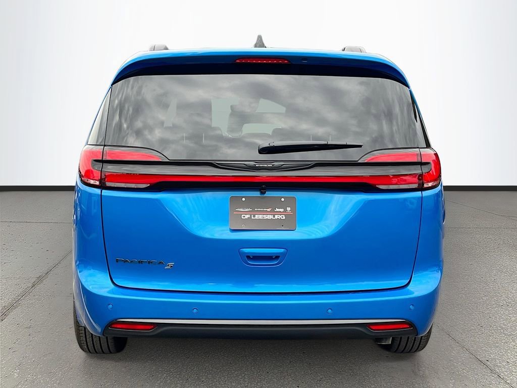New 2026 Chrysler Pacifica Select image 6