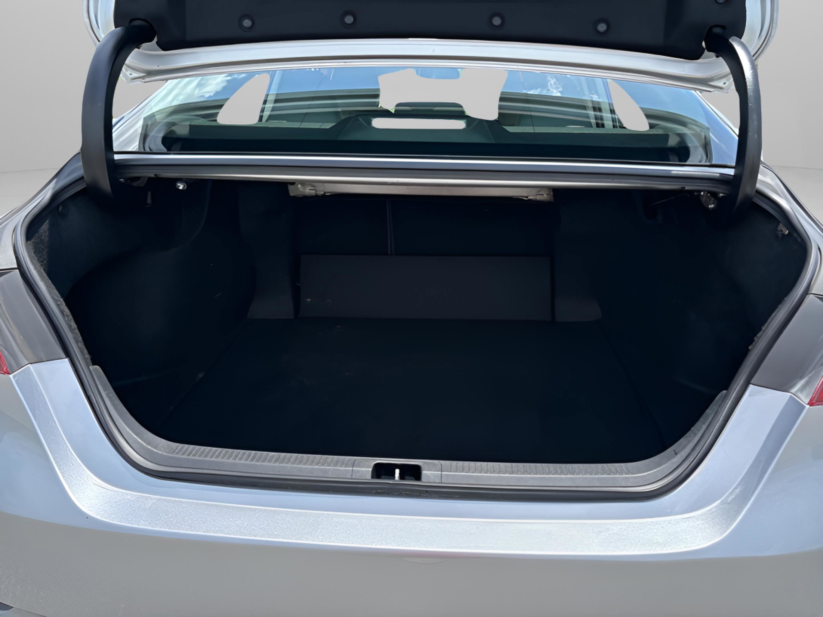 Used 2019 Toyota Camry SE FWD image 21