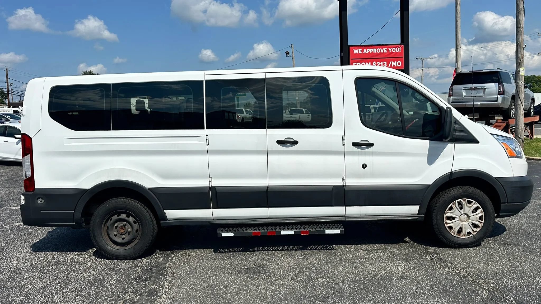 Used 2019 Ford Transit 350 XLT RWD image 3