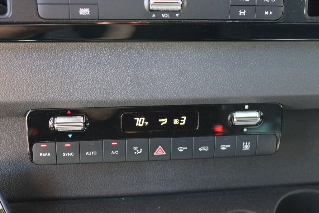 Used 2025 Mercedes-Benz Sprinter 2500 image 16