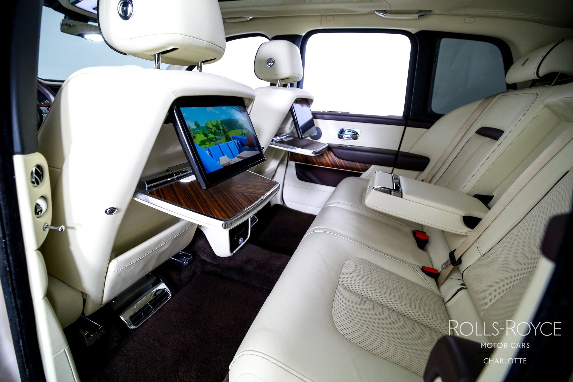 Used 2019 Rolls-Royce Cullinan image 18