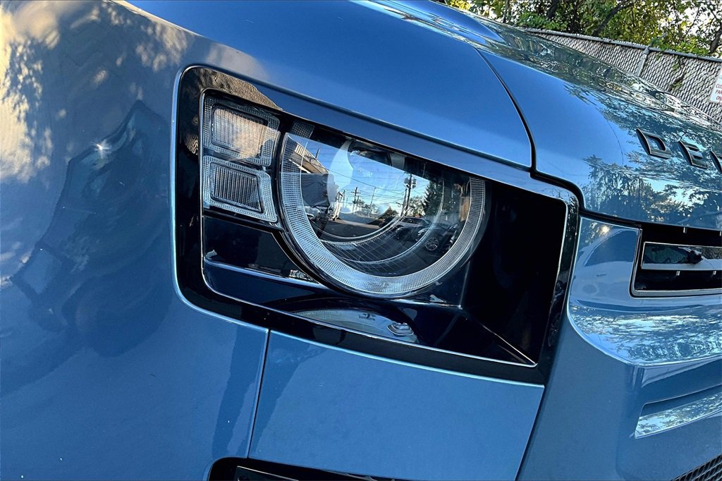 Used 2023 Land Rover Defender 110 S image 30