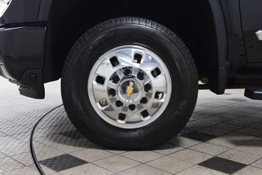 Used 2024 Chevrolet Silverado 3500 High Country w/ High Country Premium Package AWD/4WD image 30