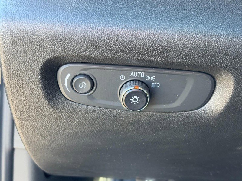 Used 2023 Chevrolet Traverse LT w/ LPO, Floor Liner Package image 18