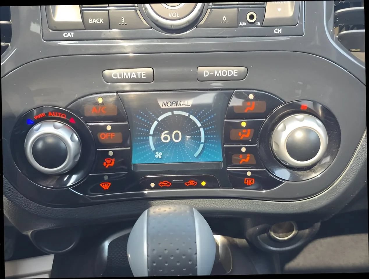 Used 2013 Nissan Juke SV FWD image 28