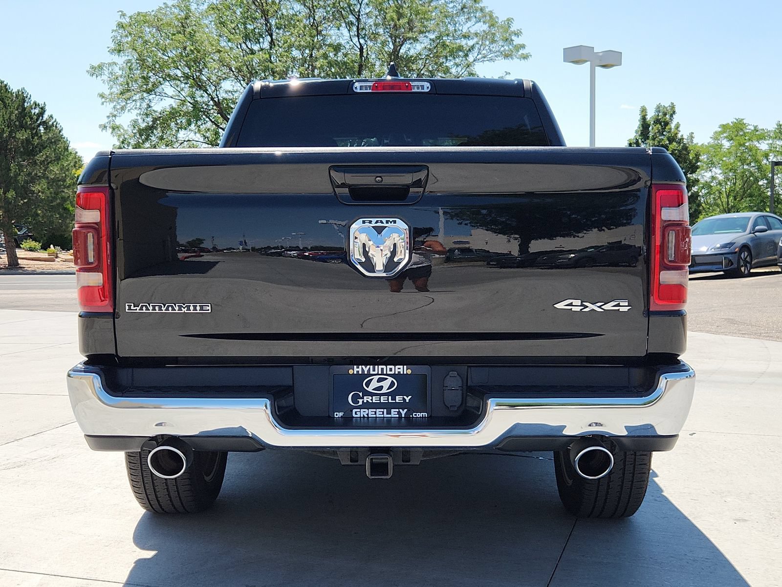Used 2023 RAM 1500 Laramie AWD/4WD image 4