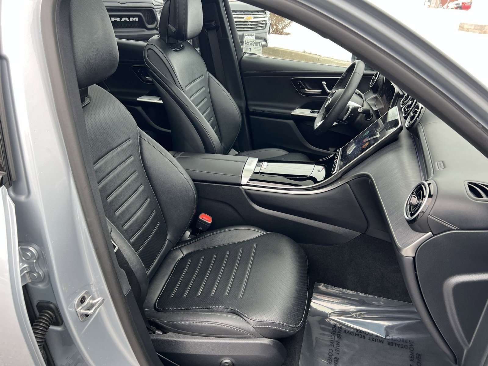 Used 2025 Mercedes-Benz GLC 350e 4MATIC image 26