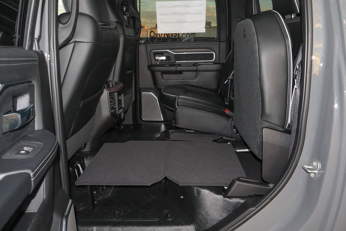 New 2027 RAM 5500 4x4 Crew Cab w/ Laramie Trim Package image 15