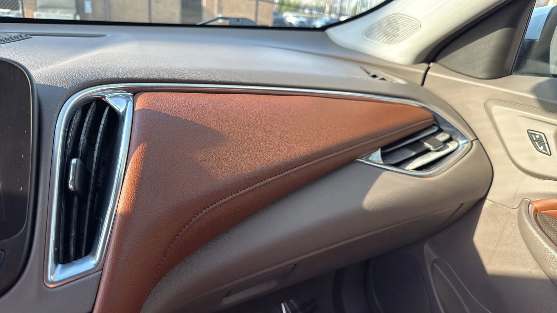 Used 2017 Chevrolet Malibu LT w/ Leather Package image 38