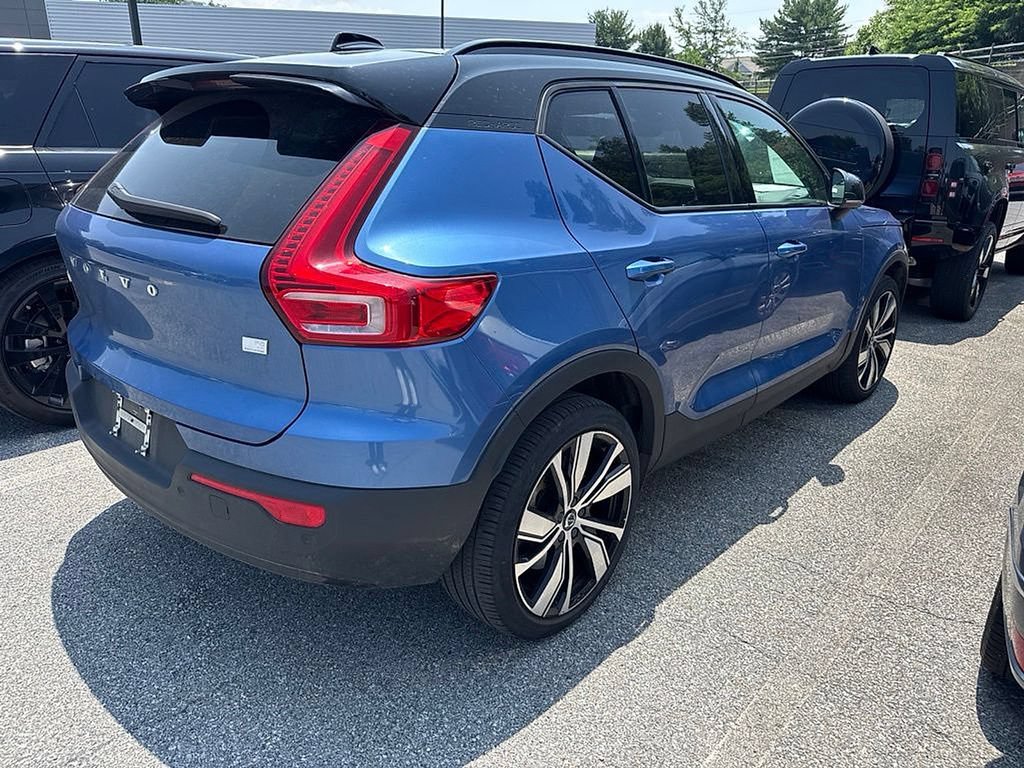 Used 2021 Volvo XC40 P8 Recharge w/ Advanced Package AWD/4WD image 3