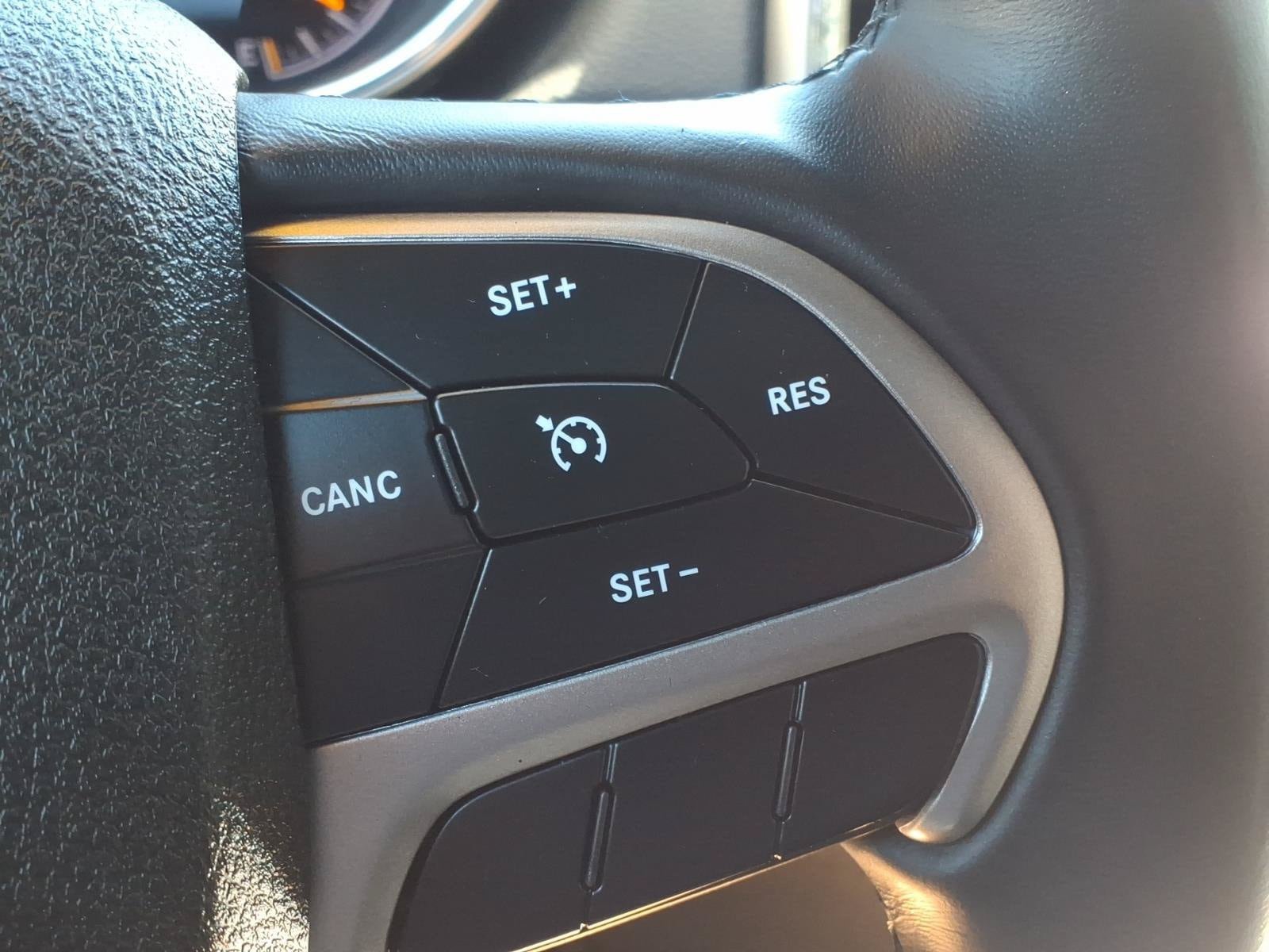 Used 2018 Jeep Grand Cherokee Laredo AWD/4WD image 18