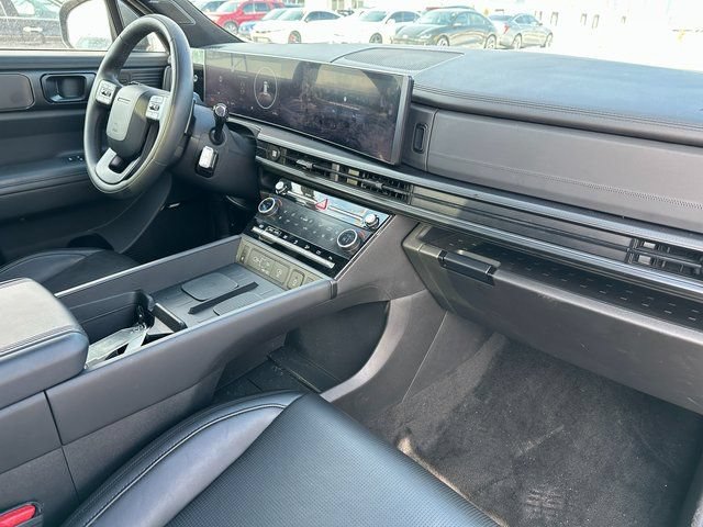 Used 2025 Hyundai Santa Fe Calligraphy AWD/4WD image 9