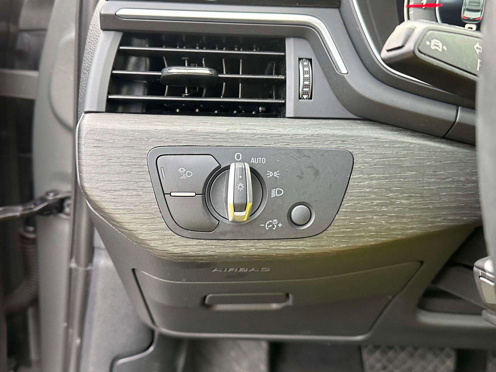 Used 2024 Audi A4 2.0T Premium Plus image 22