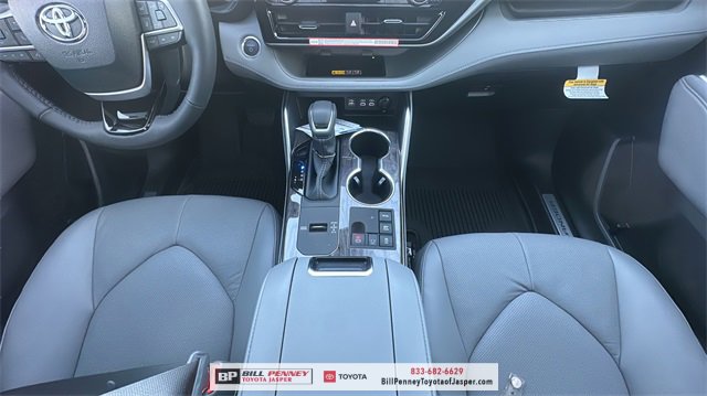 New 2026 Toyota Highlander Limited image 9