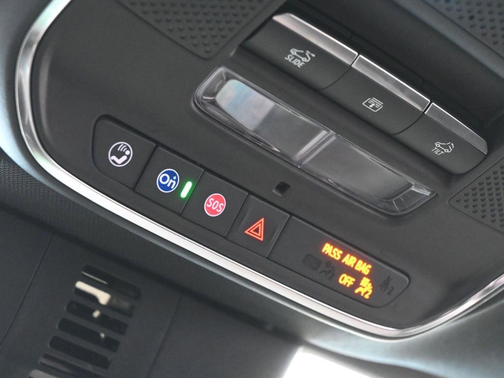 Used 2024 Chevrolet Traverse RS image 25