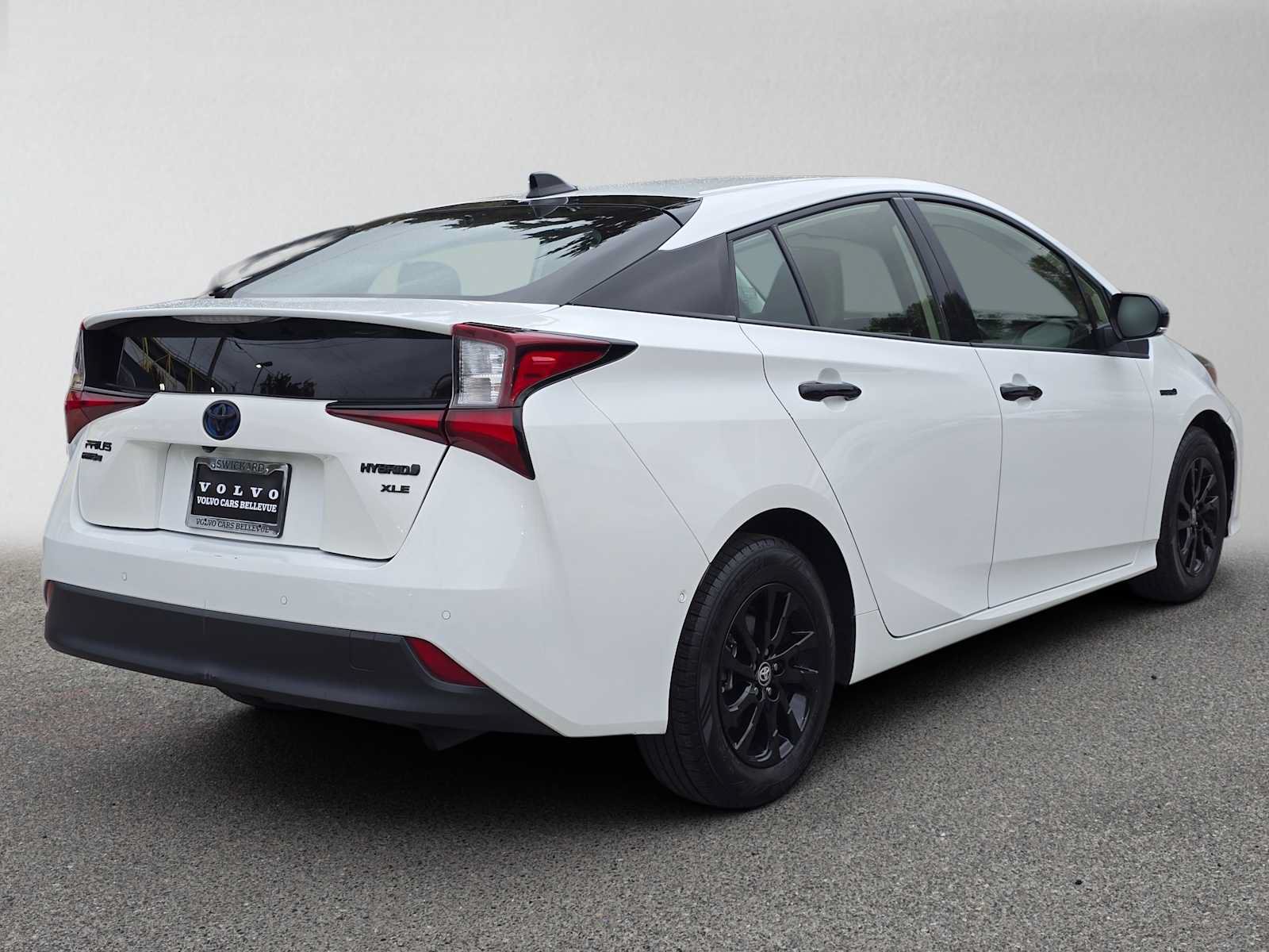 Used 2022 Toyota Prius AWD image 3