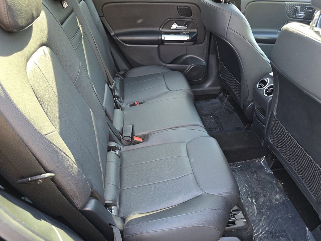 Used 2024 Mercedes-Benz GLB 250 4MATIC image 18