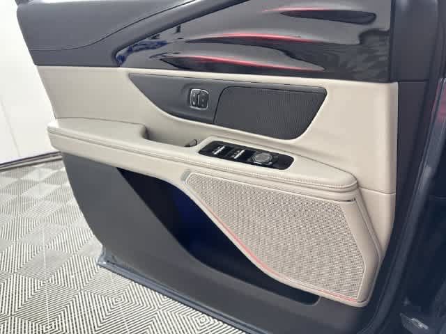 New 2026 Lincoln Nautilus Premier AWD/4WD image 13