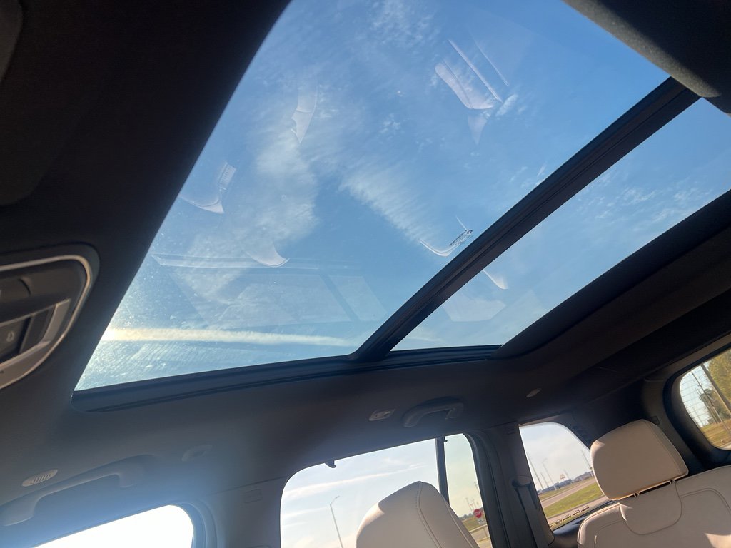 New 2025 Jeep Grand Cherokee Limited w/ Luxury Tech Group II AWD/4WD image 17