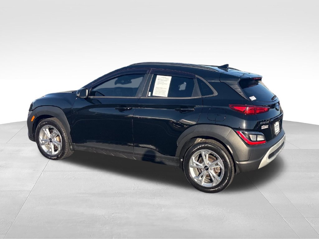Used 2023 Hyundai Kona SEL AWD/4WD image 3