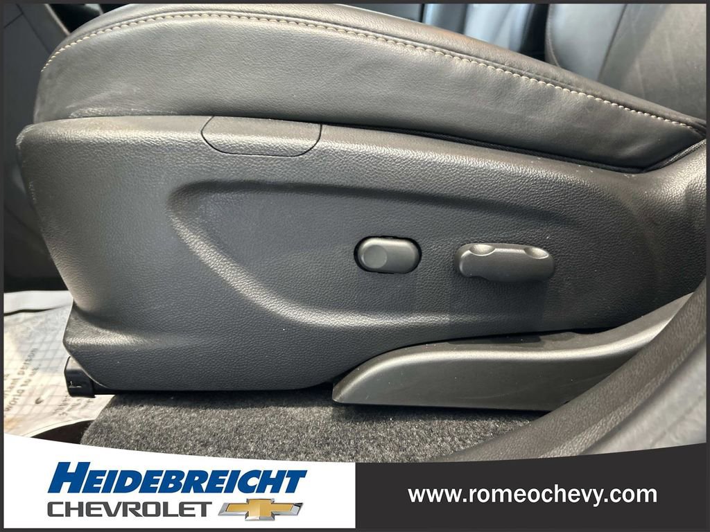 Used 2022 Chevrolet Trax LT w/ LT Convenience Package image 15