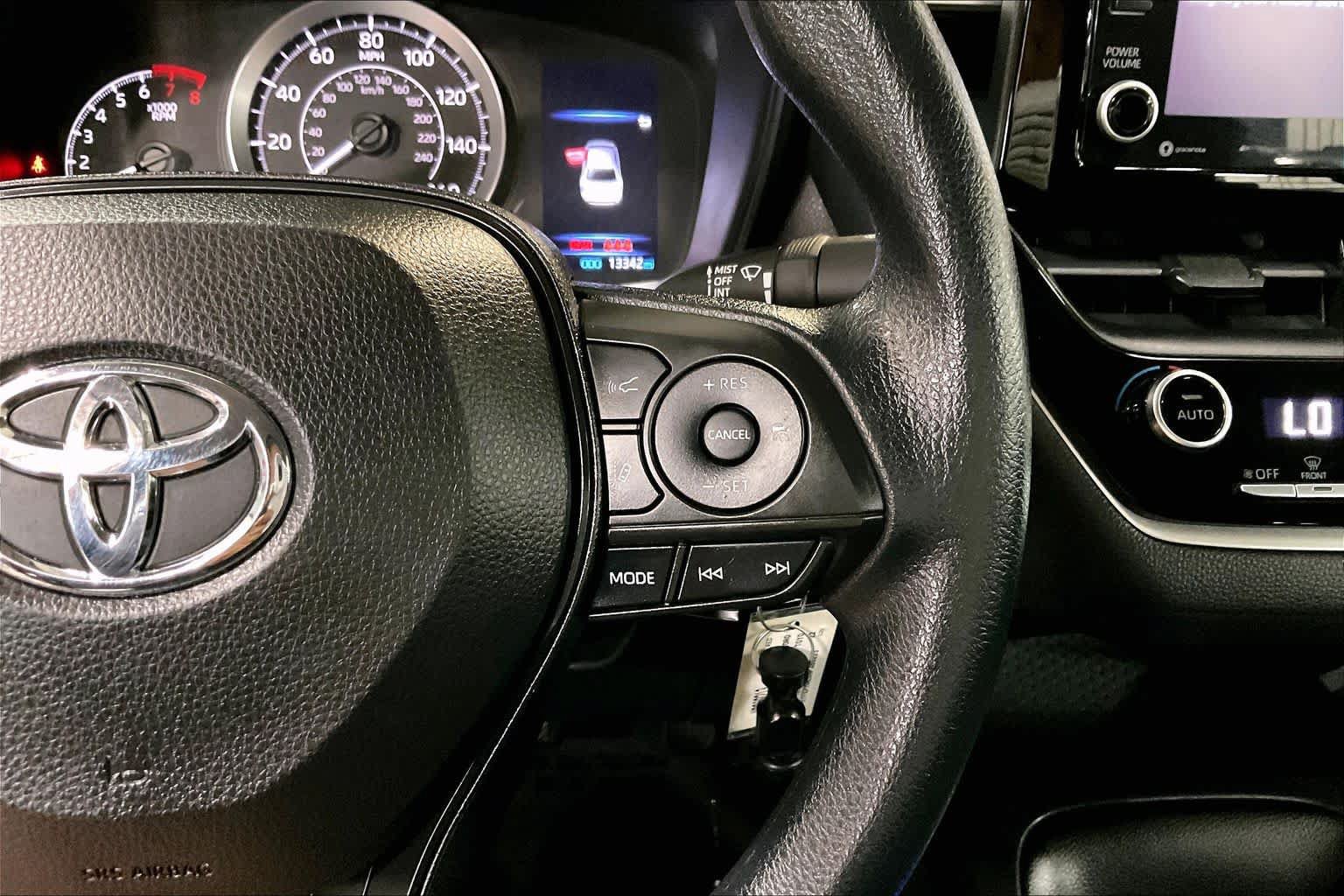 Used 2022 Toyota Corolla LE FWD image 24