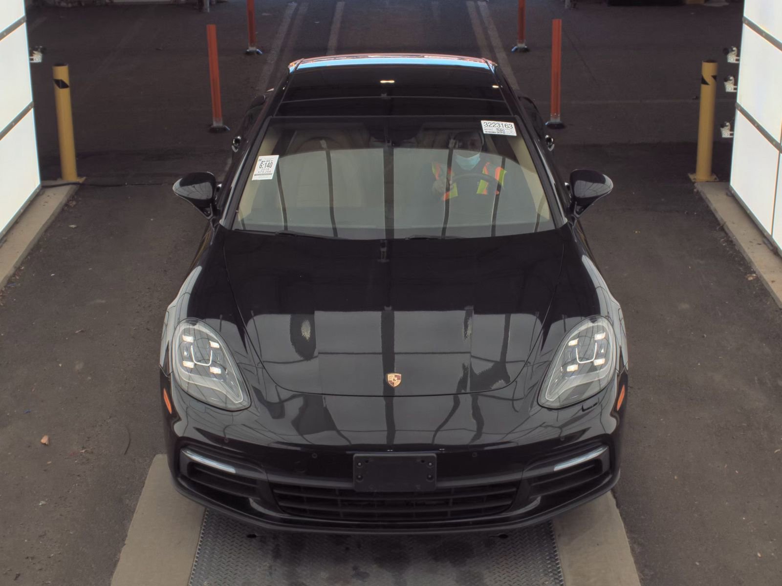 Used 2018 Porsche Panamera 4 image 2