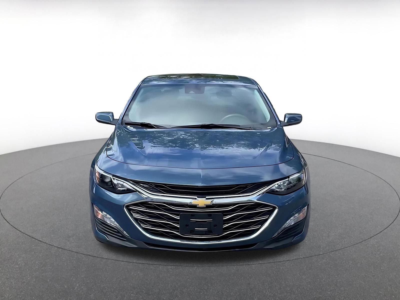 Used 2024 Chevrolet Malibu LT image 3