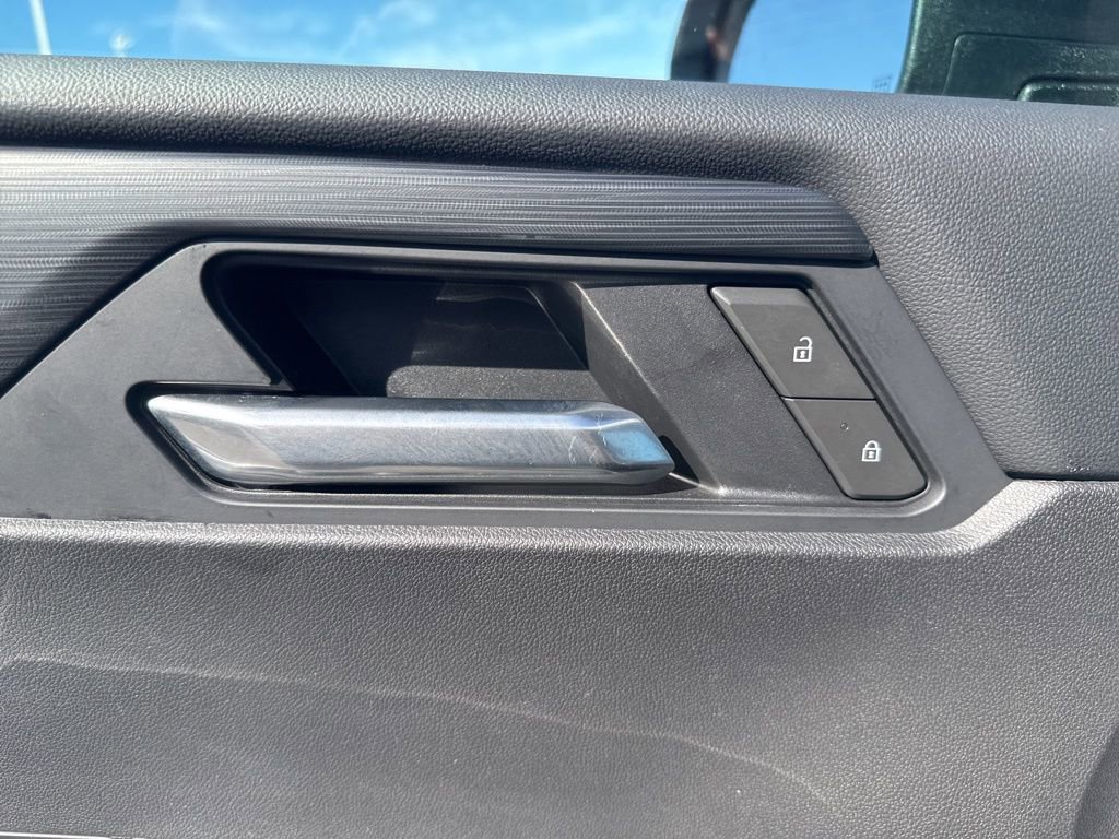 Used 2025 GMC Acadia Elevation FWD image 11