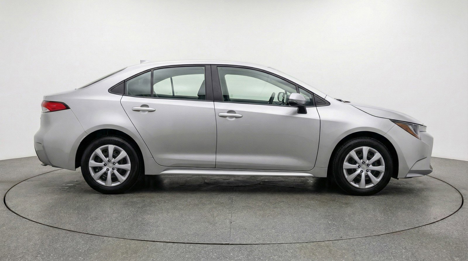 Used 2025 Toyota Corolla LE FWD image 11