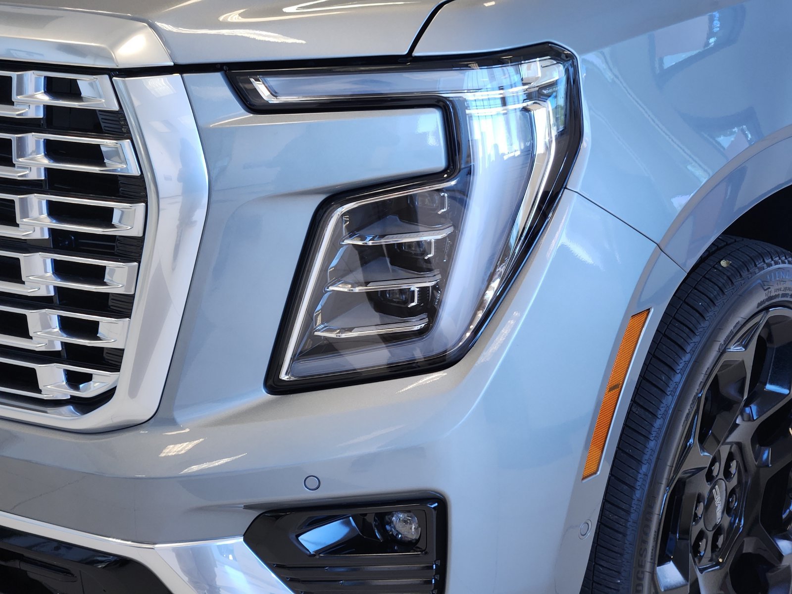 New 2026 GMC Yukon Denali w/ Denali Reserve Package AWD/4WD image 9