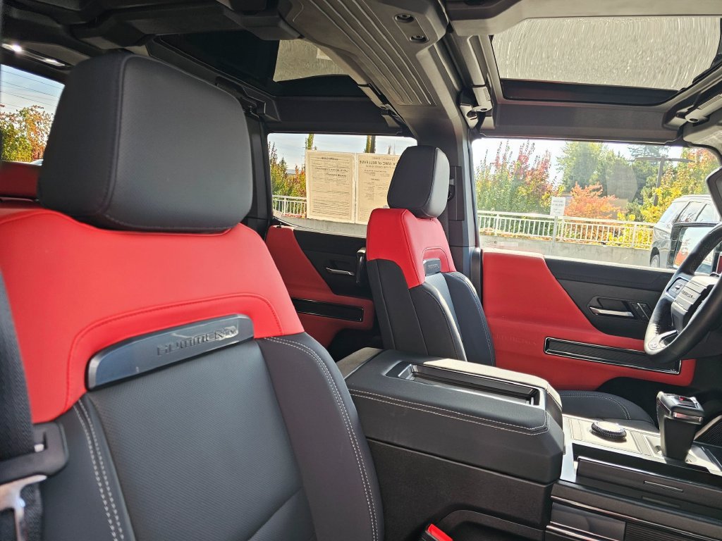 Used 2026 GMC Hummer EV 4x4 Crew Cab w/ Carbon Fiber Edition Package image 11