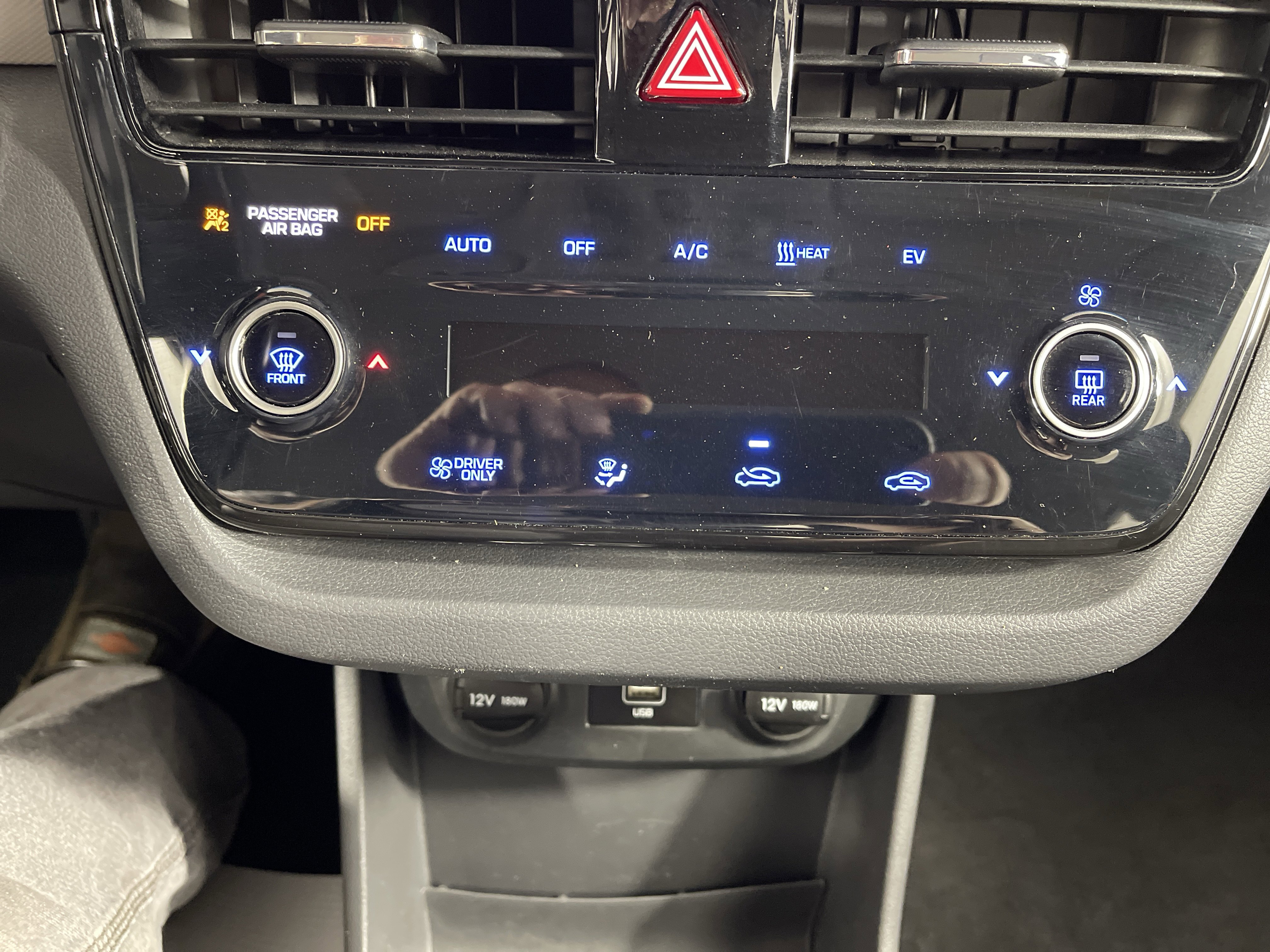 Used 2020 Hyundai Ioniq Limited image 24