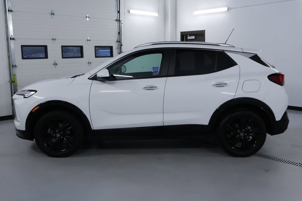 Used 2024 Buick Encore GX Sport Touring AWD/4WD image 4