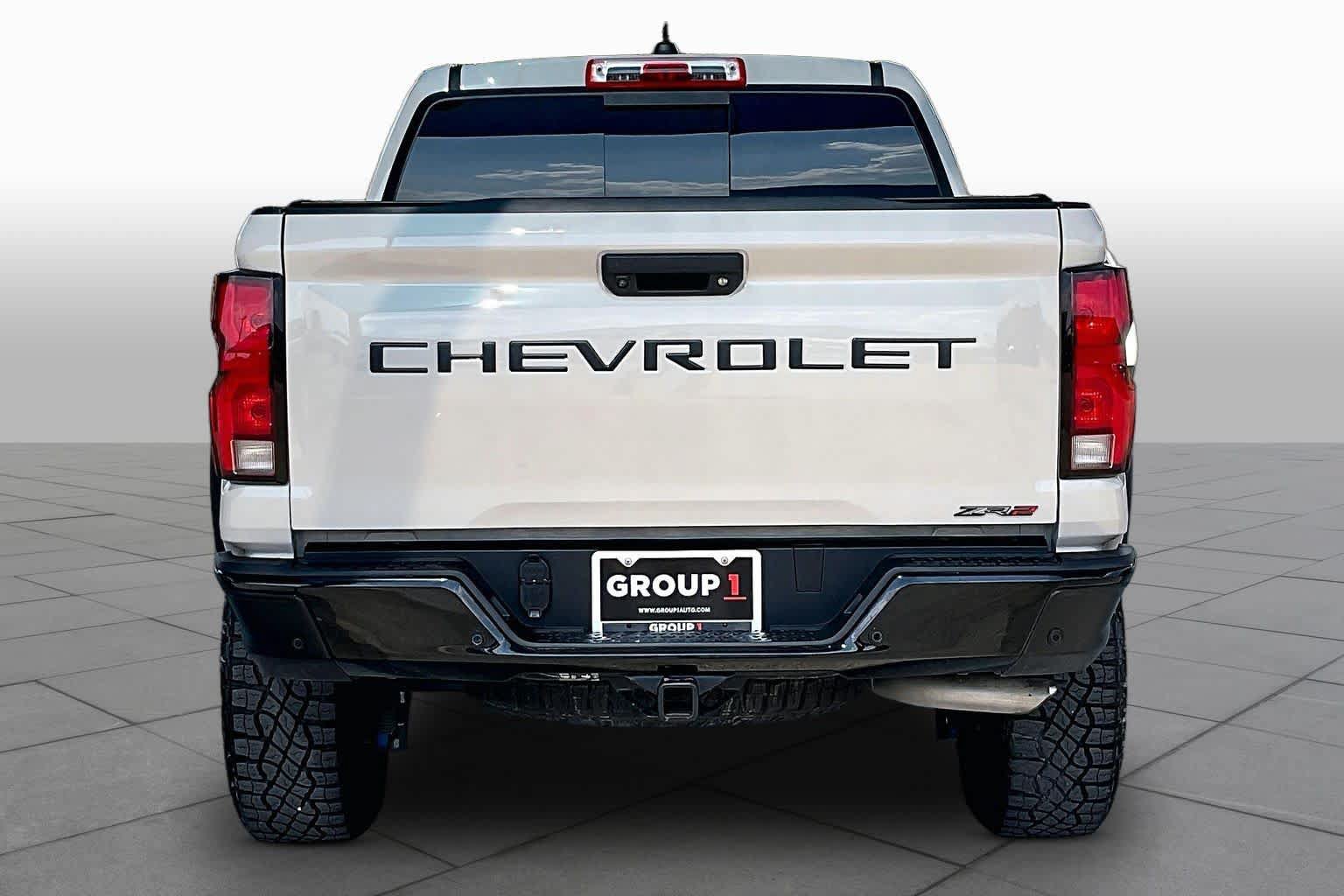Used 2026 Chevrolet Colorado ZR2 w/ Technology Package AWD/4WD image 5