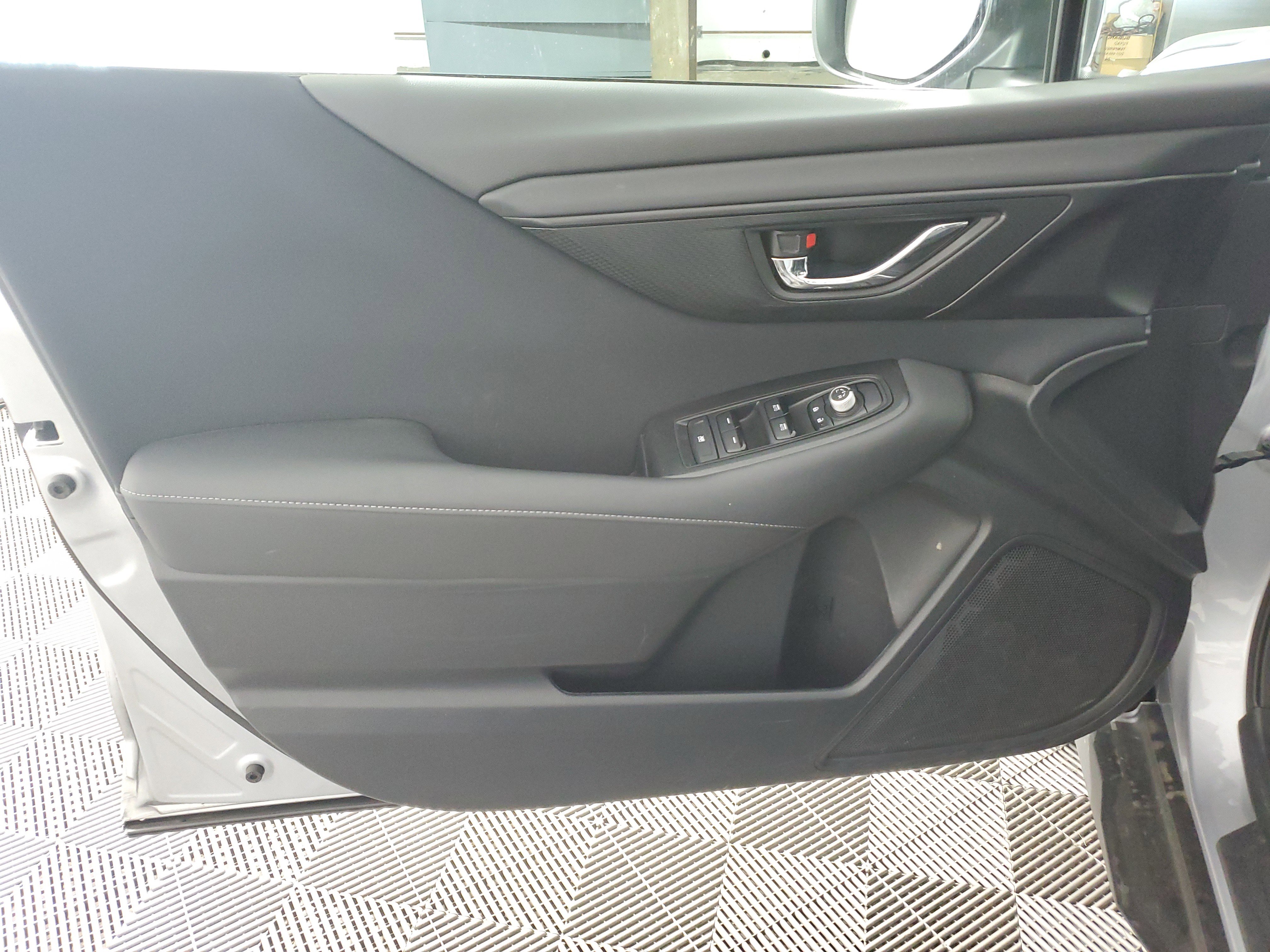 Used 2025 Subaru Outback Premium image 27