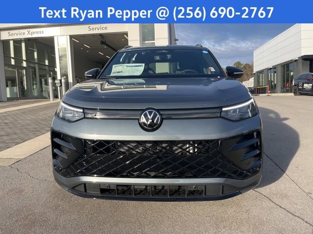 New 2026 Volkswagen Tiguan SE R-Line image 2