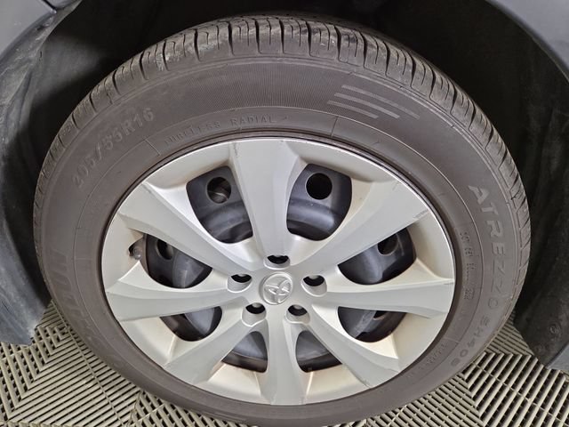 Used 2024 Toyota Corolla LE FWD image 11