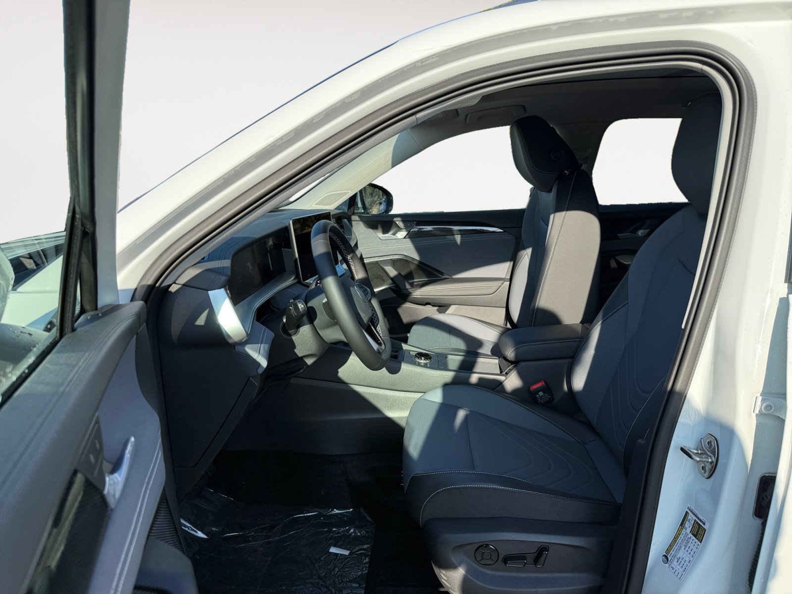New 2026 Volkswagen Tiguan SE image 10