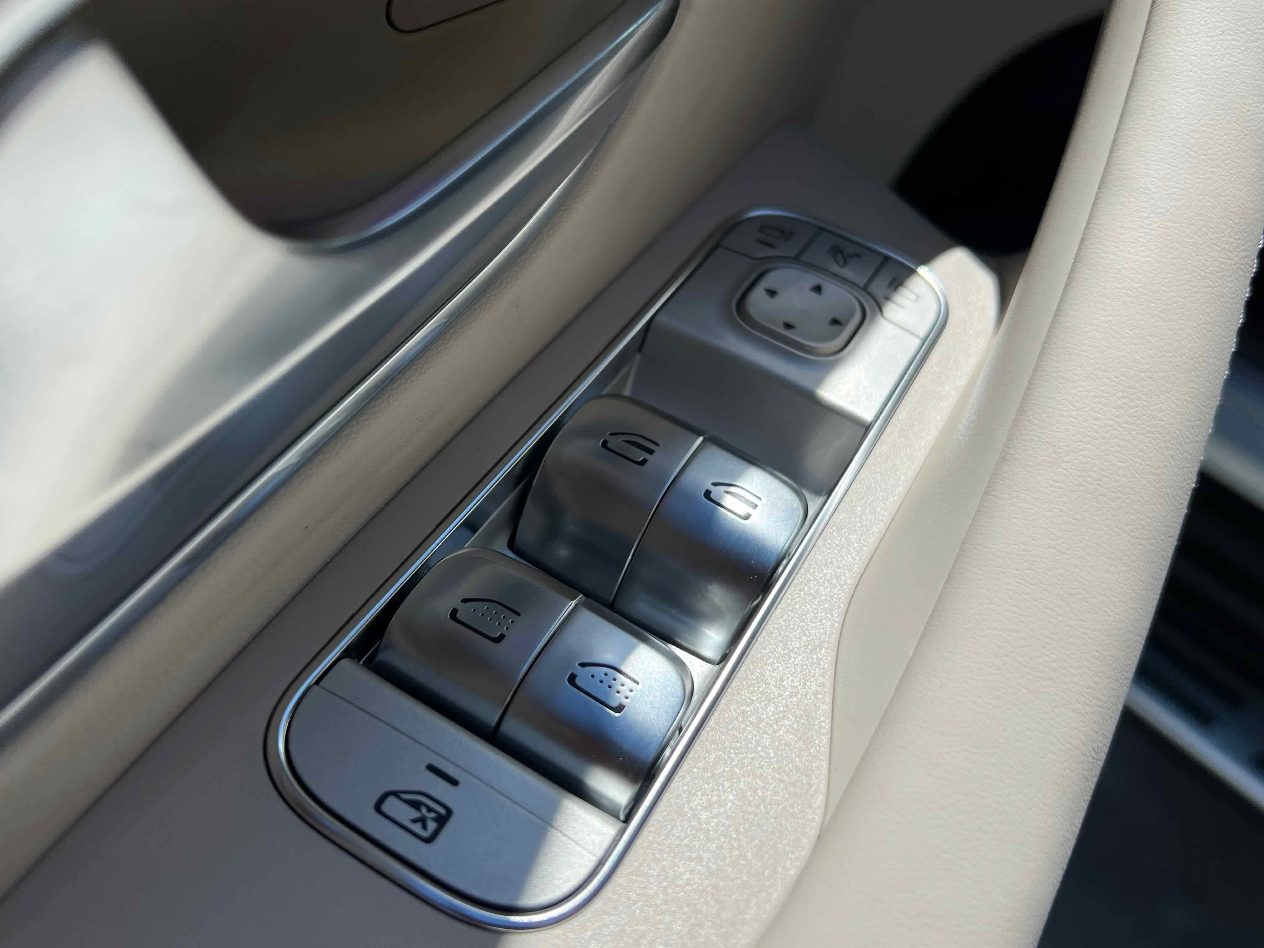 New 2026 Mercedes-Benz GLS 63 AMG 4MATIC image 15