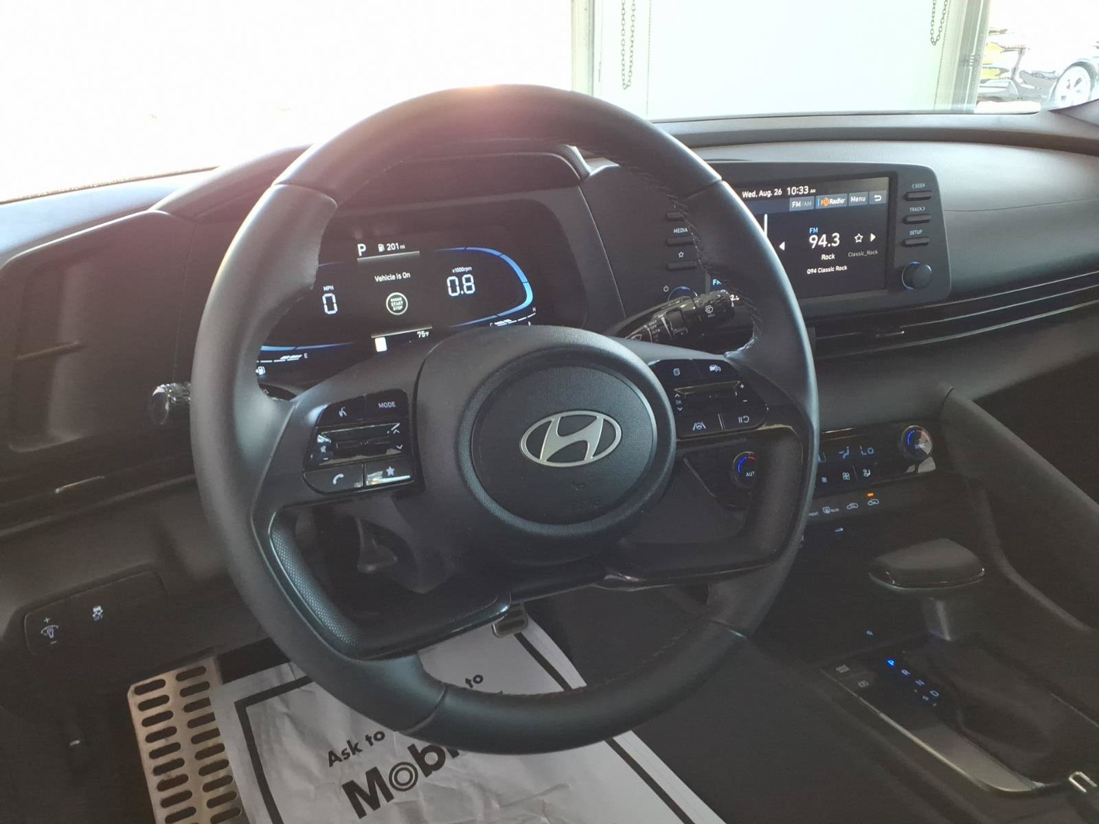 Certified 2025 Hyundai Elantra Sport FWD image 11