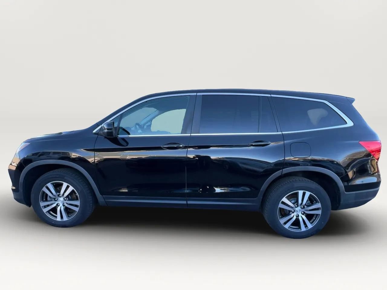 Used 2018 Honda Pilot EX image 4