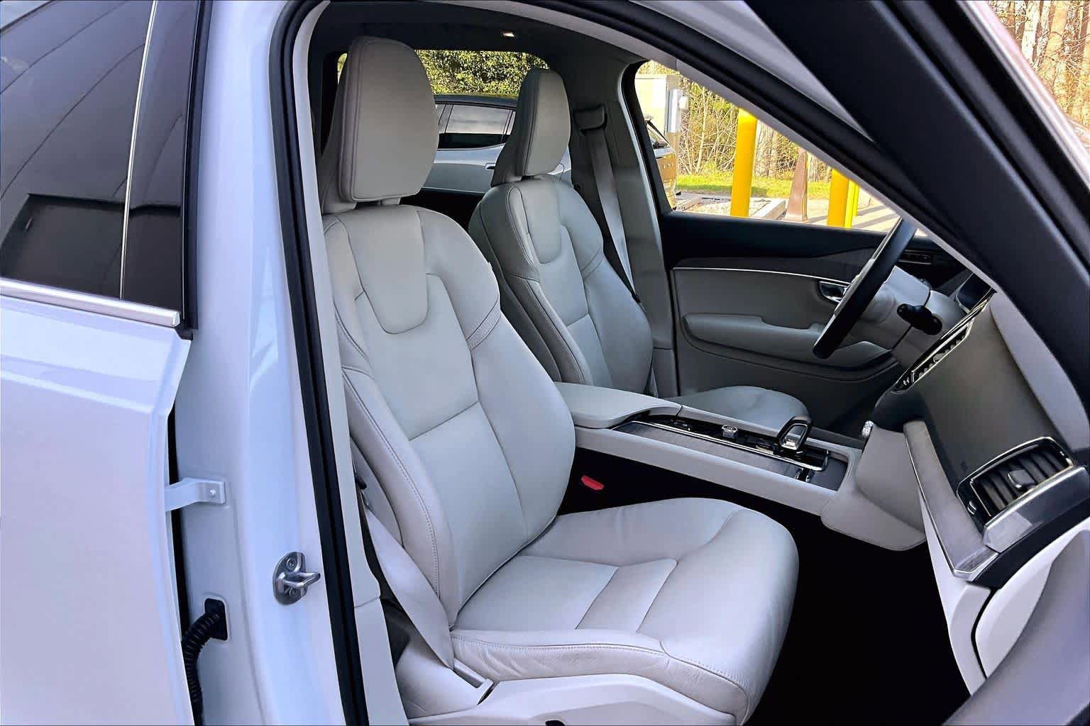 Certified 2023 Volvo XC90 B6 Plus w/ Protection Package Premier AWD/4WD image 8