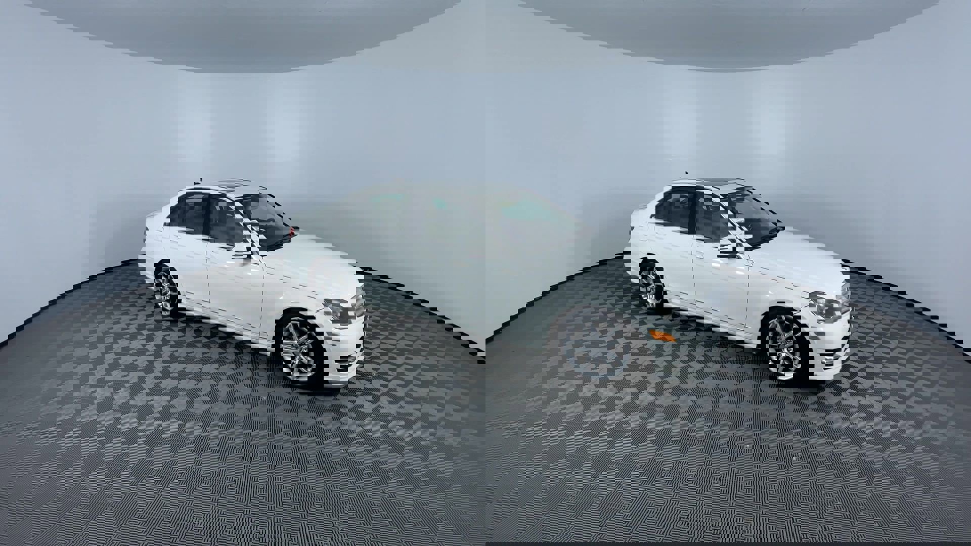 Used 2012 Mercedes-Benz C 300 4MATIC Sedan image 2