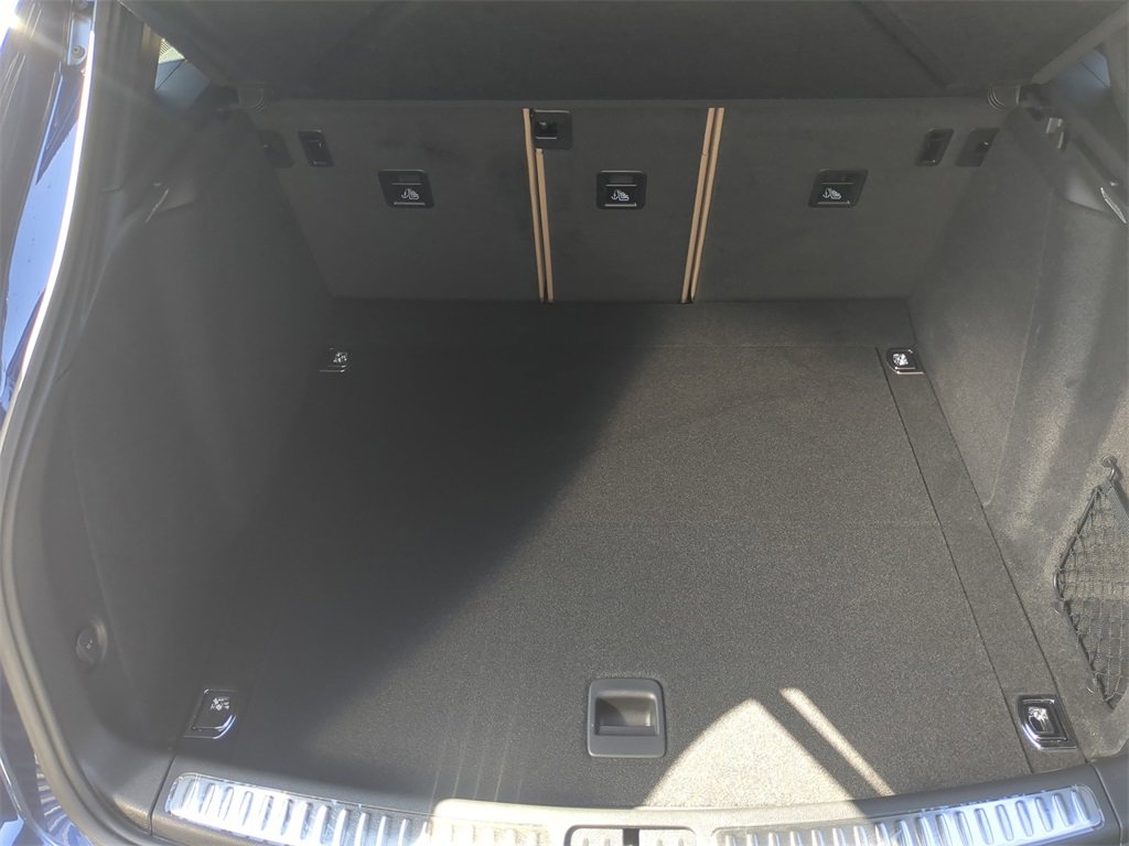 New 2026 Porsche Macan Base image 11