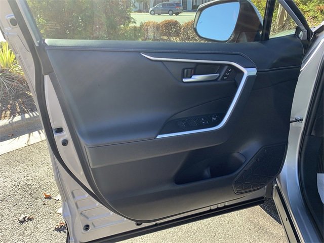 Used 2025 Toyota RAV4 Limited image 17