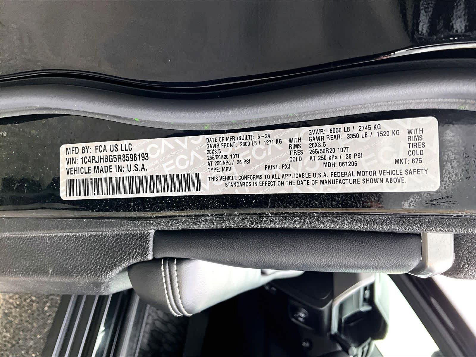 Used 2024 Jeep Grand Cherokee Limited w/ Luxury Tech Group II AWD/4WD image 37