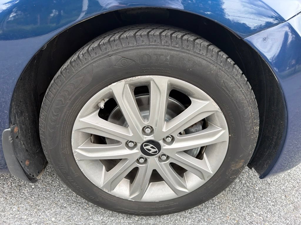 Used 2015 Hyundai Elantra SE w/ Option Group 02 FWD image 13